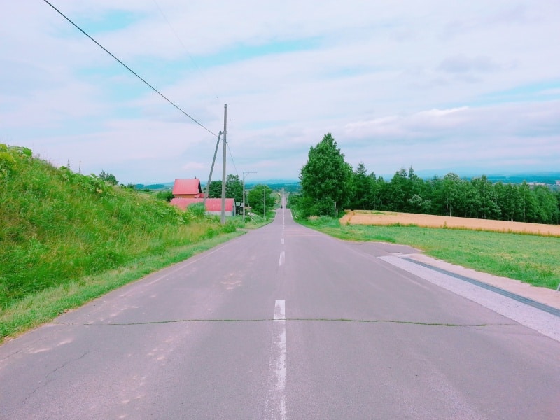 道路と空