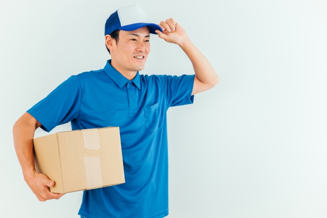 配達中の男性
