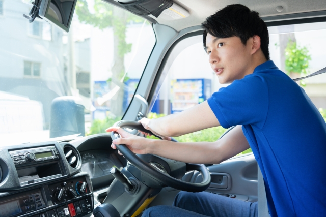 配達中の男性