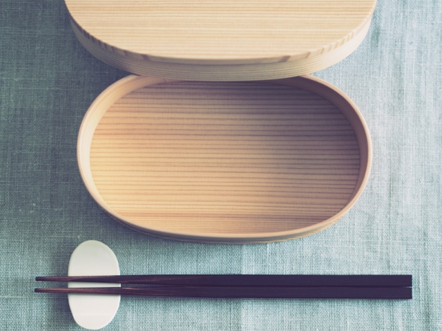 木の弁当箱