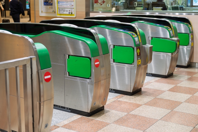 駅の改札