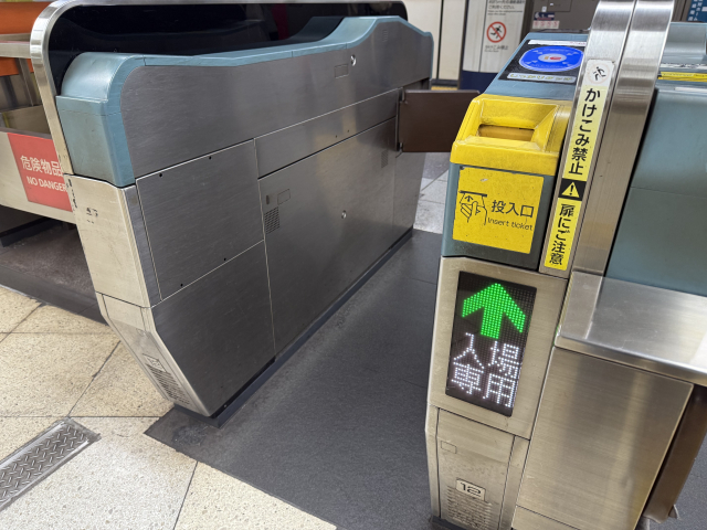 駅の改札